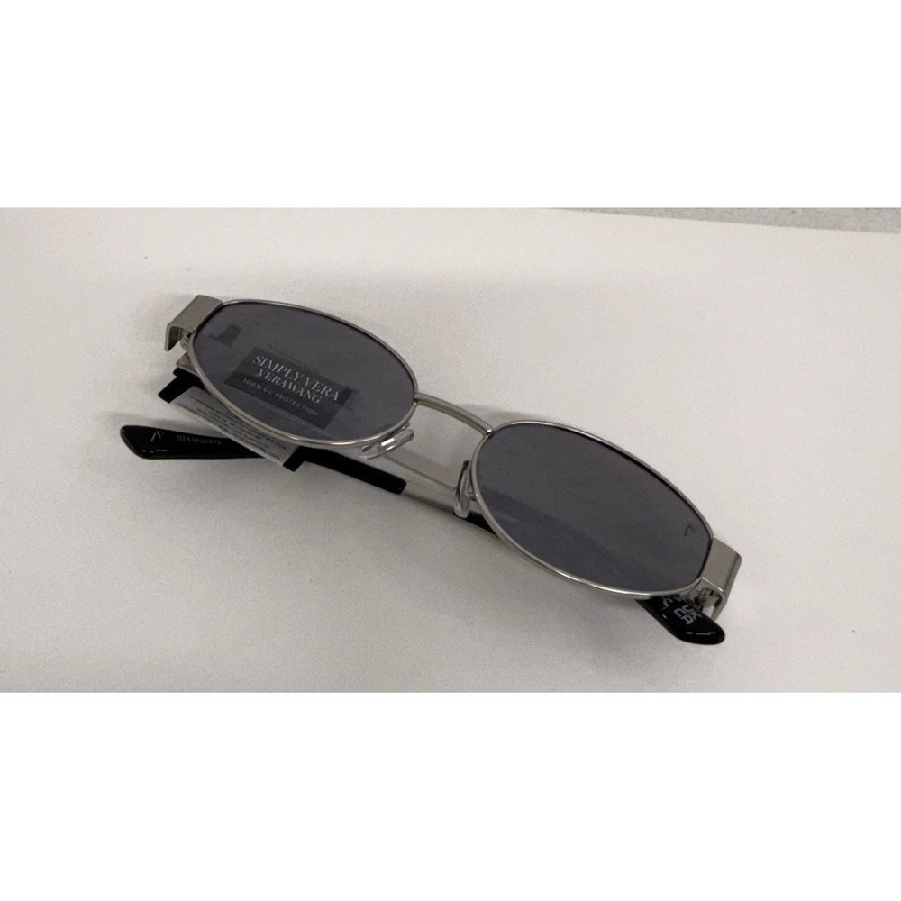 Stylish Simplyvera Vera Wang Women's Silver tone Sunglasses New